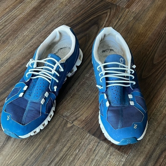 ON Cloud Womens Running Sneakers - Picture 2 of 14